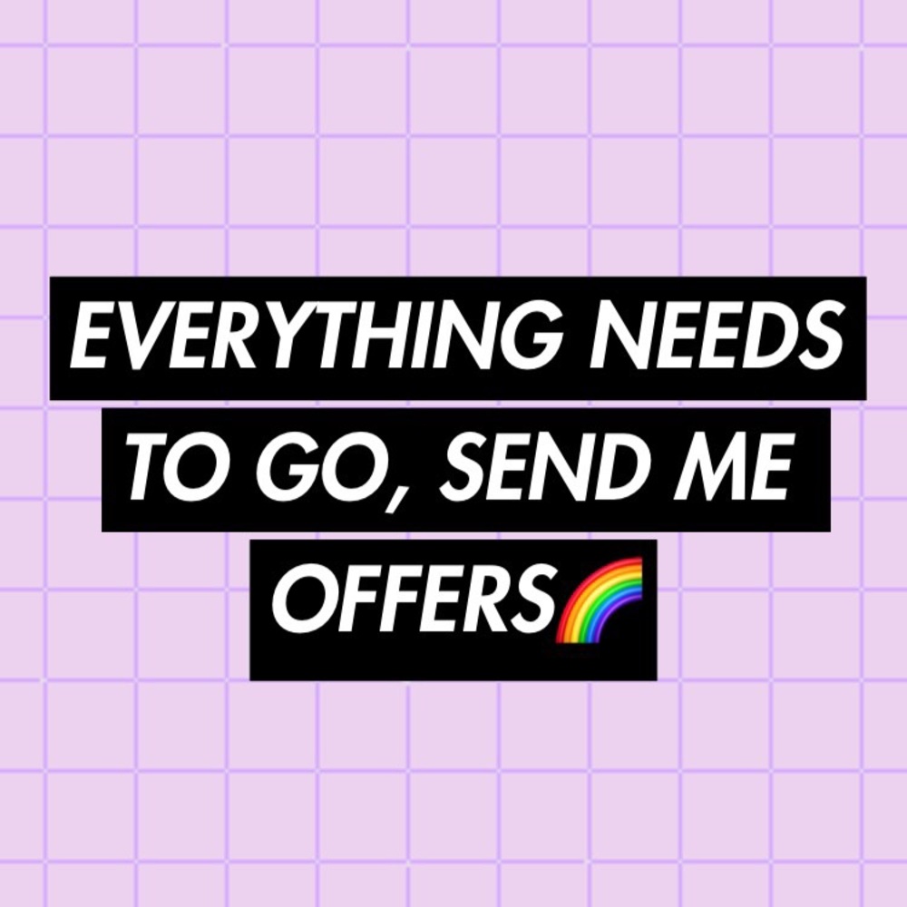 Please 🙏 Will be uploading more items tonight!